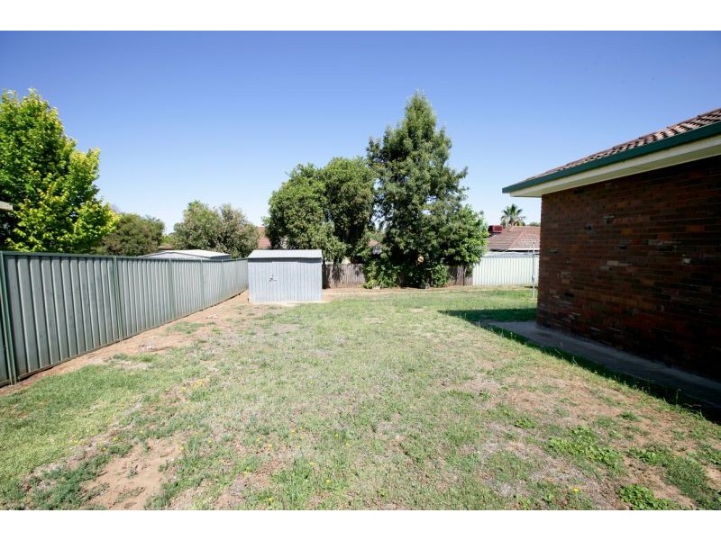 6 Quail Street, Mount Austin NSW 2650