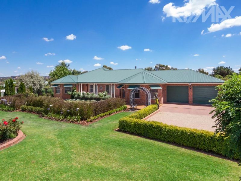 14 Evangelist Avenue, Lake Albert NSW 2650