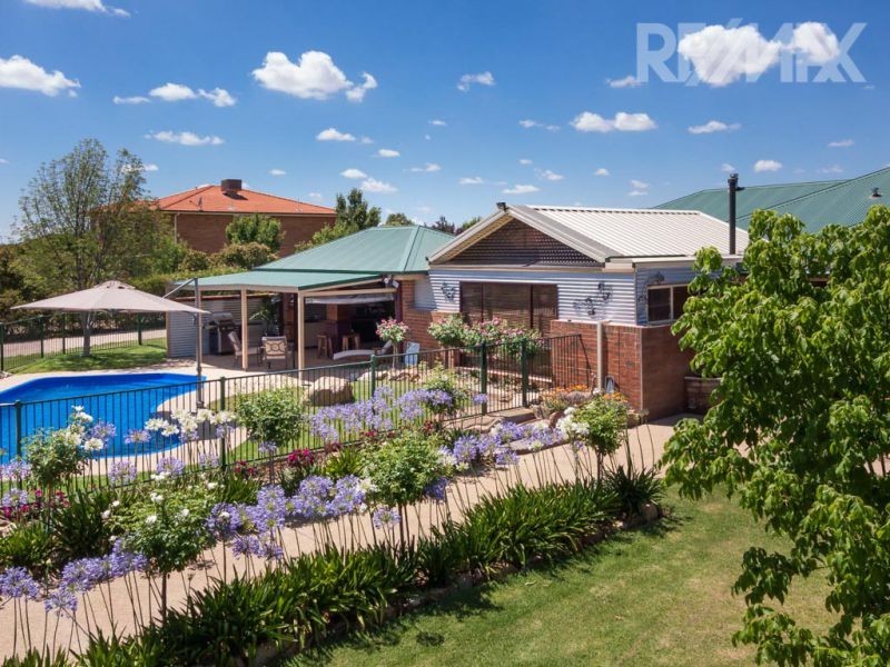 14 Evangelist Avenue, Lake Albert NSW 2650