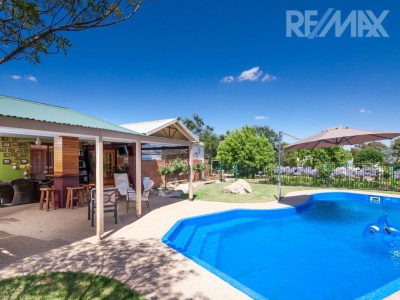 14 Evangelist Avenue, Lake Albert NSW 2650