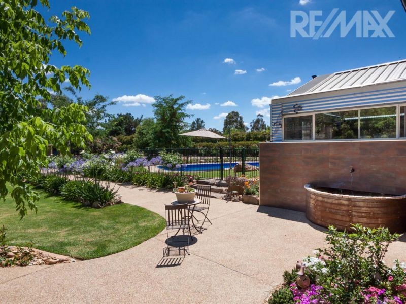 14 Evangelist Avenue, Lake Albert NSW 2650