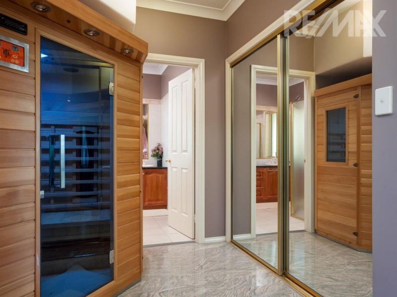 14 Evangelist Avenue, Lake Albert NSW 2650