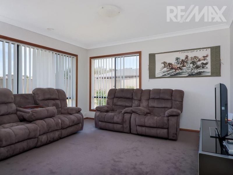 13 Osterley Street, Bourkelands NSW 2650