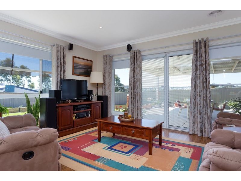 4 Fisher Place, Lloyd NSW 2650