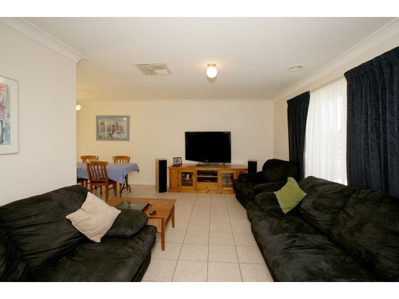 18 Harrier Street, Estella NSW 2650