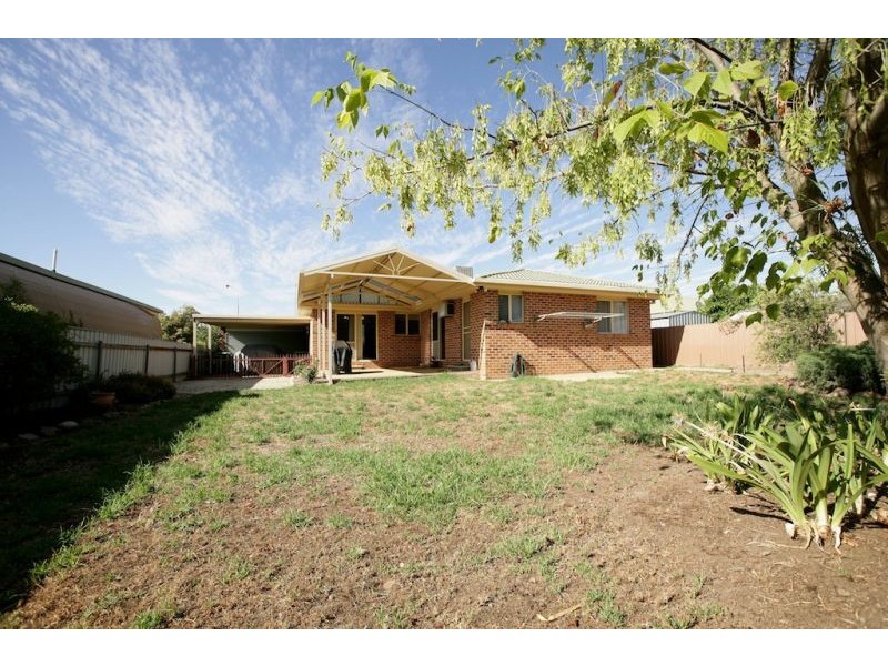 18 Harrier Street, Estella NSW 2650