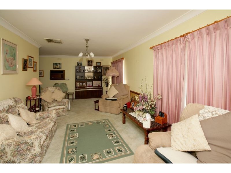 15 Moran Street, Tolland, Wagga Wagga NSW 2650