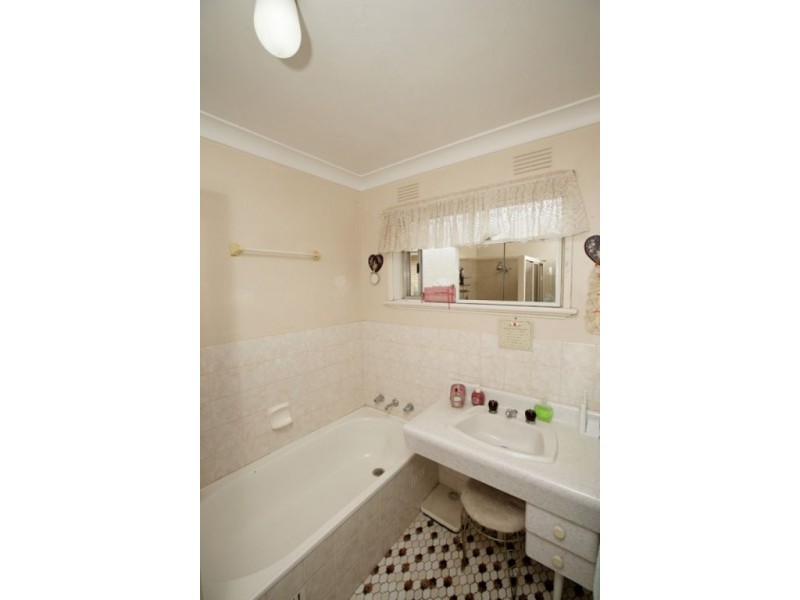 15 Moran Street, Tolland, Wagga Wagga NSW 2650