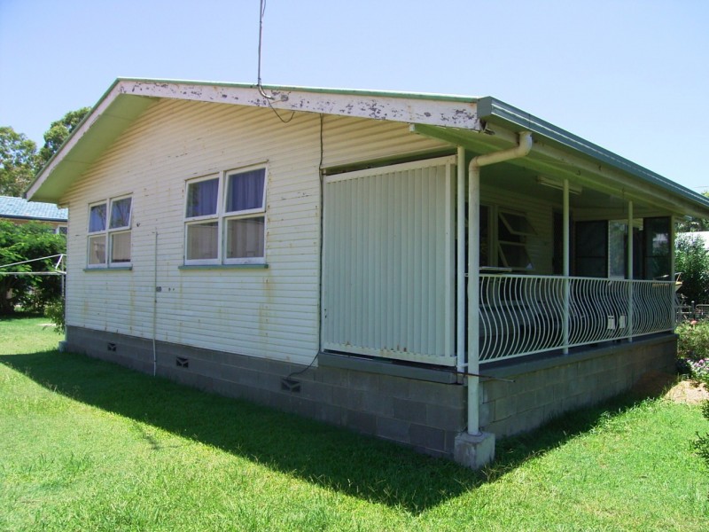 42 Esplanade, Point Vernon QLD 4655