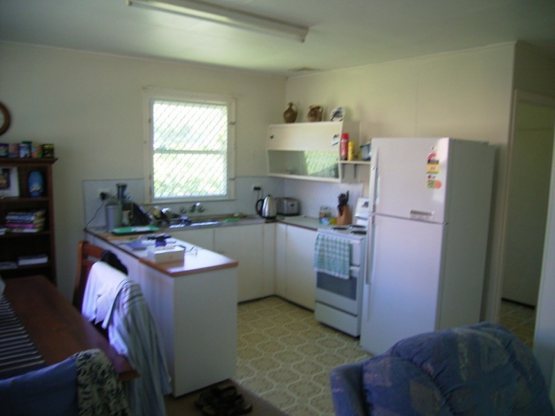 42 Esplanade, Point Vernon QLD 4655