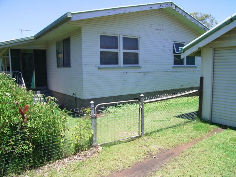 42 Esplanade, Point Vernon QLD 4655