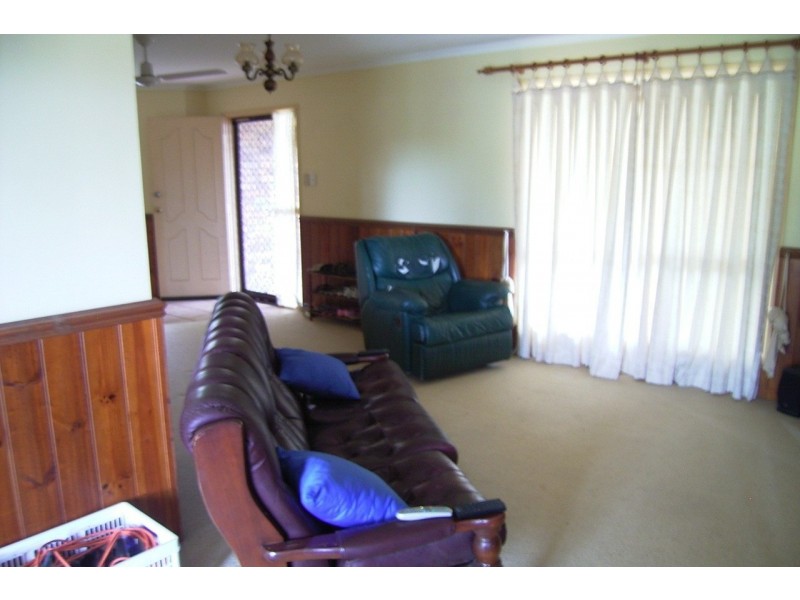 12 Granada Court, Point Vernon QLD 4655