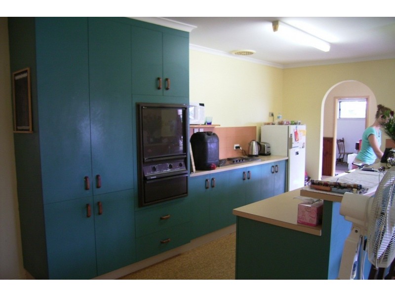 12 Granada Court, Point Vernon QLD 4655