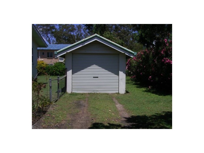 42 Esplanade, Point Vernon QLD 4655
