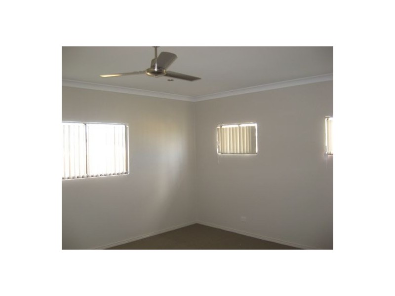 8 Bay Breeze Close, Wondunna QLD 4655