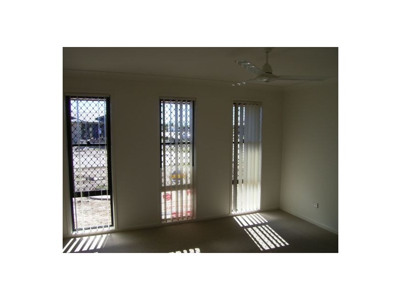 7 Wongala Way, Mariner’s Cove, Eli Waters QLD 4655