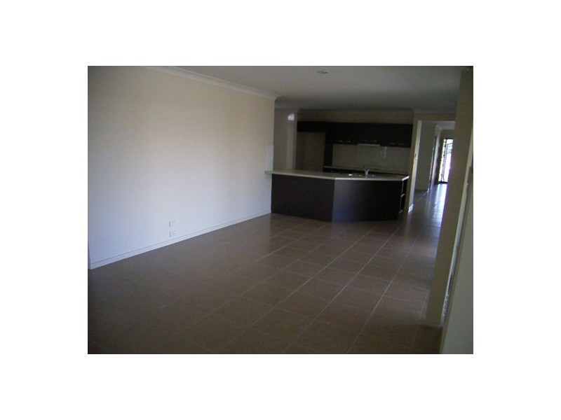 2 Wongala Way, Mariner’s Cove, Eli Waters QLD 4655
