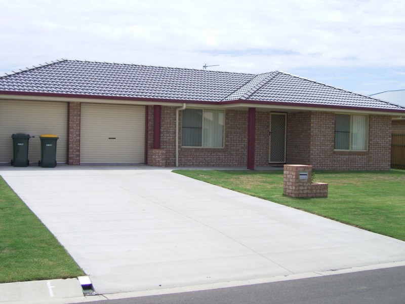 37 GUNSYND WAY, Point Vernon QLD 4655