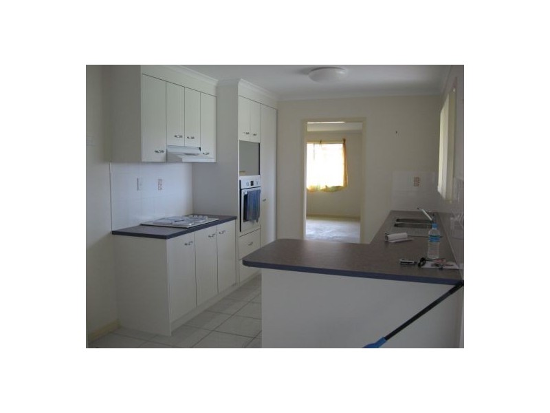 37 GUNSYND WAY, Point Vernon QLD 4655