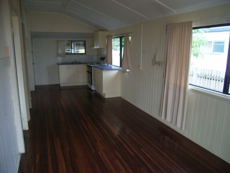 563 ESPLANADE, Urangan QLD 4655