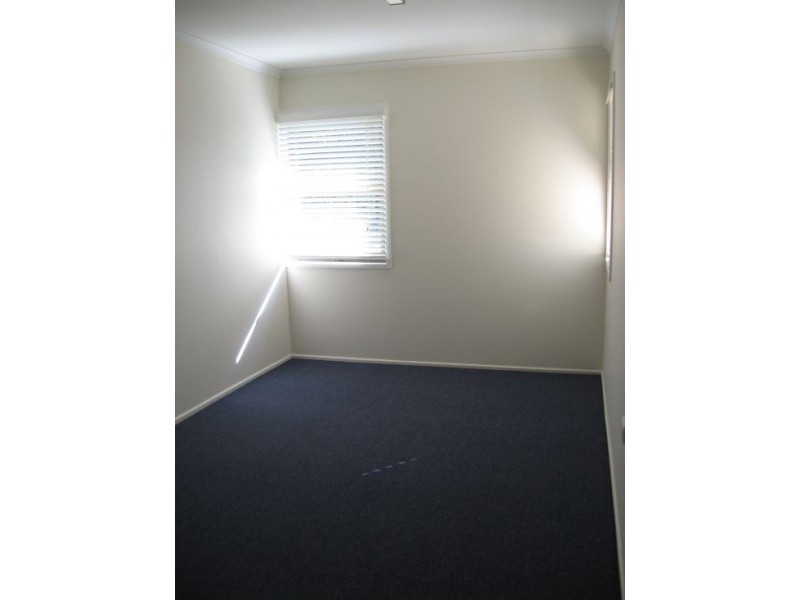 60 SPENCE STREET, Point Vernon QLD 4655