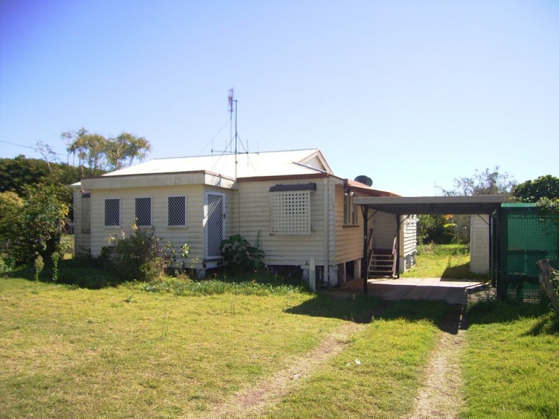 6 Hibiscus, Urangan QLD 4655