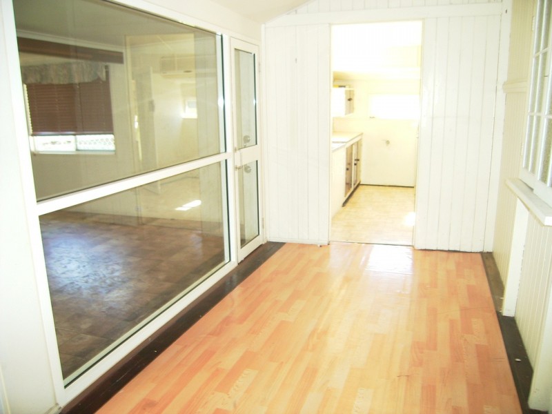 6 Hibiscus, Urangan QLD 4655
