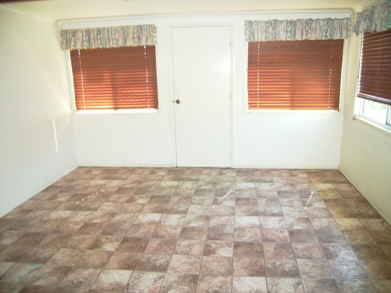 6 Hibiscus, Urangan QLD 4655