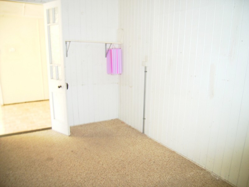 6 Hibiscus, Urangan QLD 4655