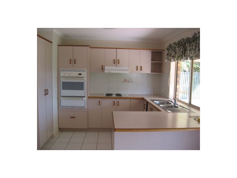 21 CASSANDRA CRES, Urangan QLD 4655