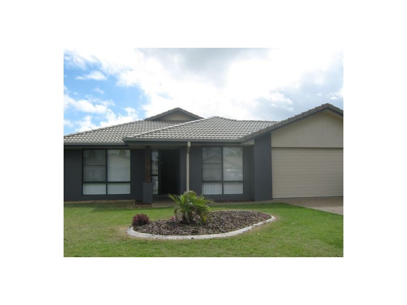3 GOLDEN GROVE COURT, Eli Waters QLD 4655