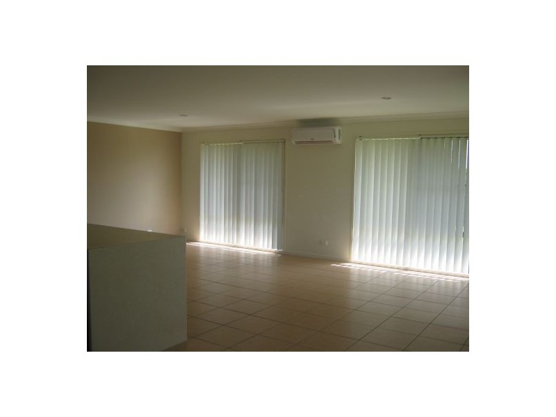 3 GOLDEN GROVE COURT, Eli Waters QLD 4655