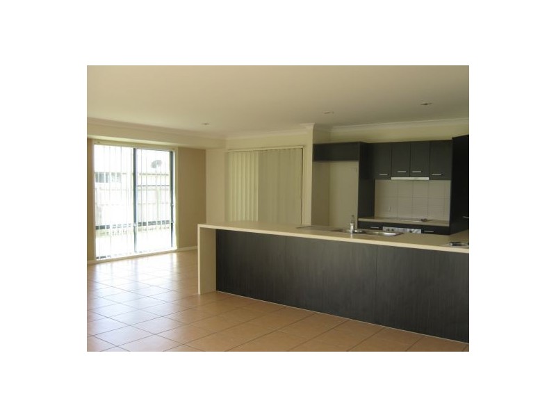 3 GOLDEN GROVE COURT, Eli Waters QLD 4655