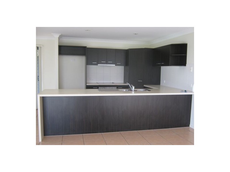 3 GOLDEN GROVE COURT, Eli Waters QLD 4655