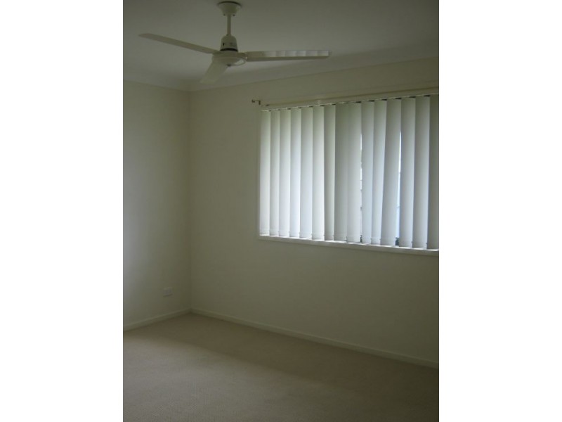 3 GOLDEN GROVE COURT, Eli Waters QLD 4655