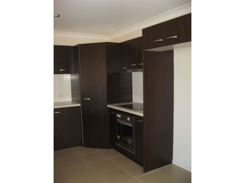 17 GOLDEN GROVE COURT, Eli Waters QLD 4655