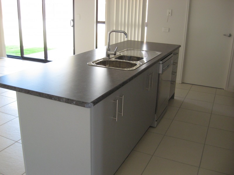 16 BAY PARK DRIVE, Wondunna QLD 4655