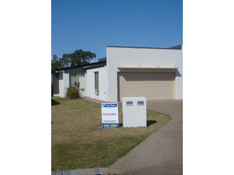 1/9 Golden Grove Ct, Eli Waters QLD 4655