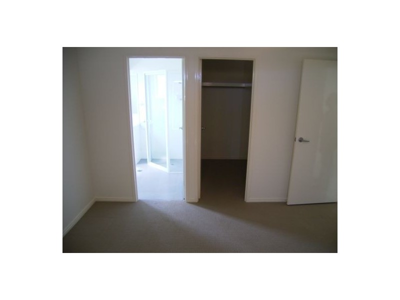 1/9 Golden Grove Ct, Eli Waters QLD 4655