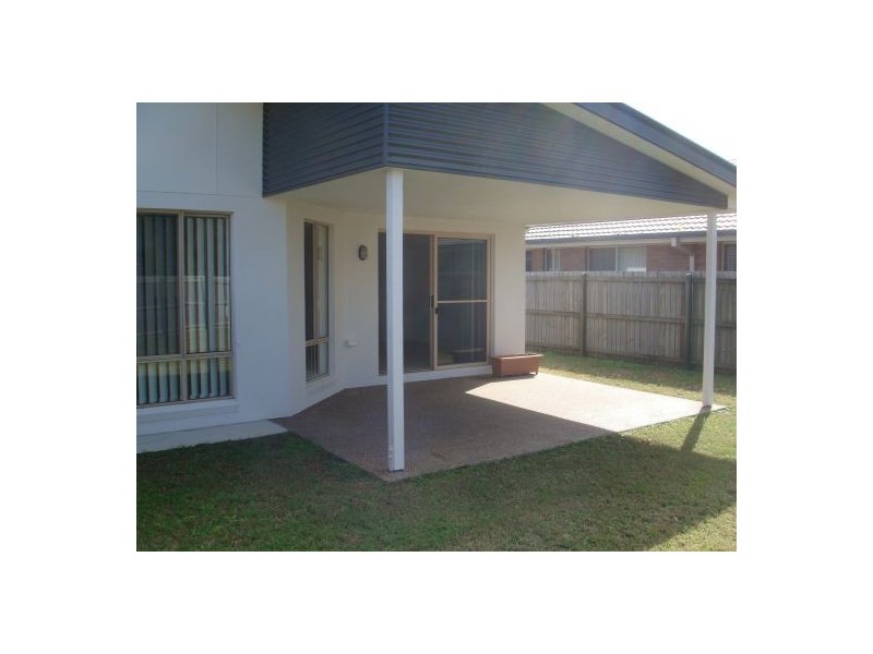 1/9 Golden Grove Ct, Eli Waters QLD 4655