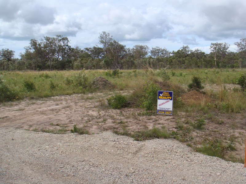212 Booral Rd, Nikenbah QLD 4655