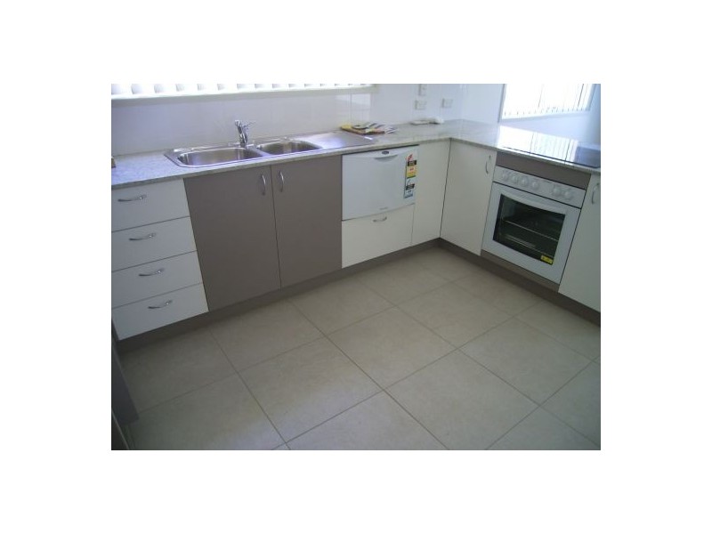 2/58 Stephenson Street, Scarness QLD 4655