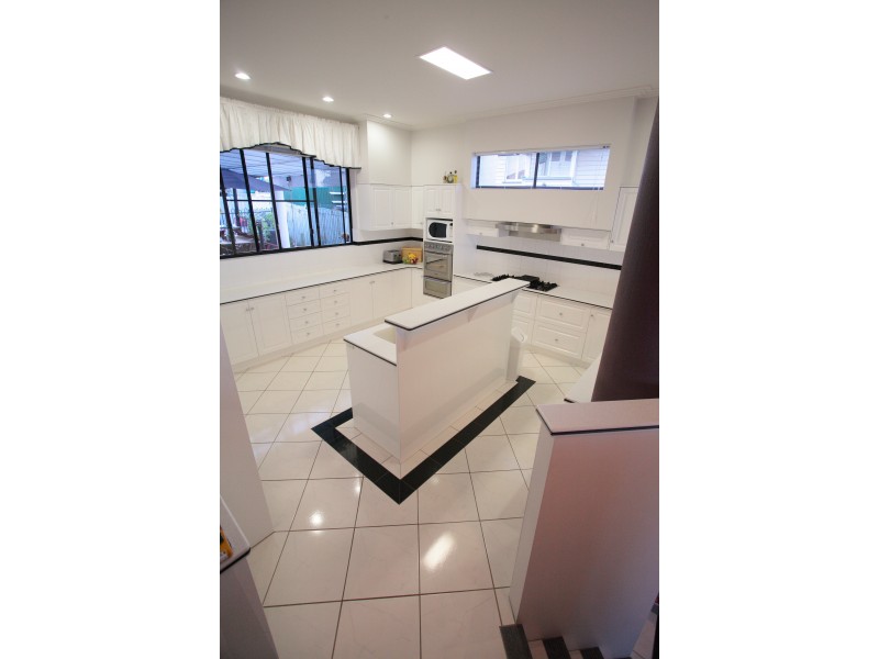 Point Vernon QLD 4655