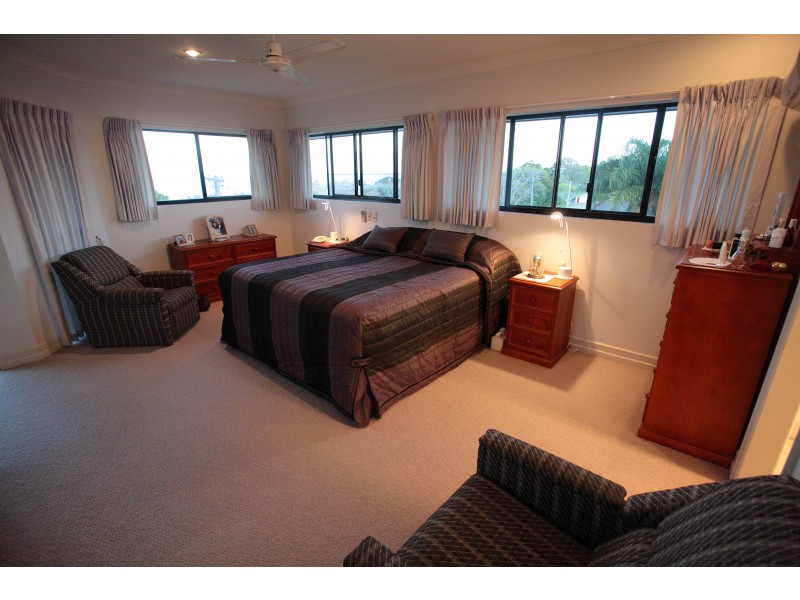 Point Vernon QLD 4655