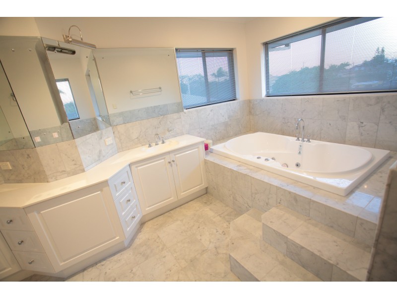 Point Vernon QLD 4655