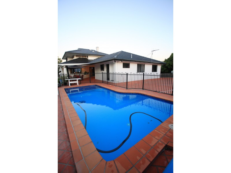 Point Vernon QLD 4655