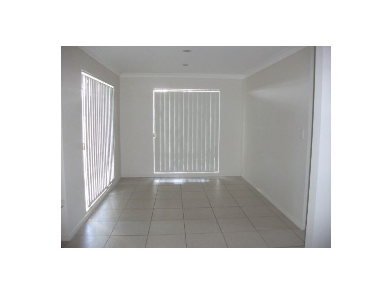 2/9 GOLDEN GROVE COURT, Eli Waters QLD 4655