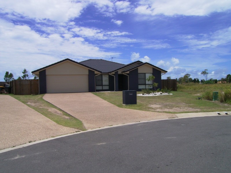 12 GOLDEN GROVE COURT, Eli Waters QLD 4655