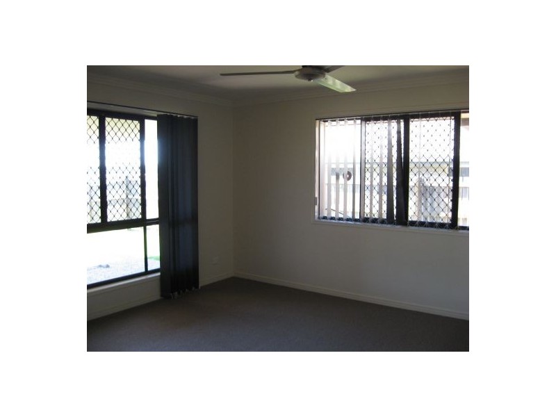 42 LANCASTER CCT, Urraween QLD 4655