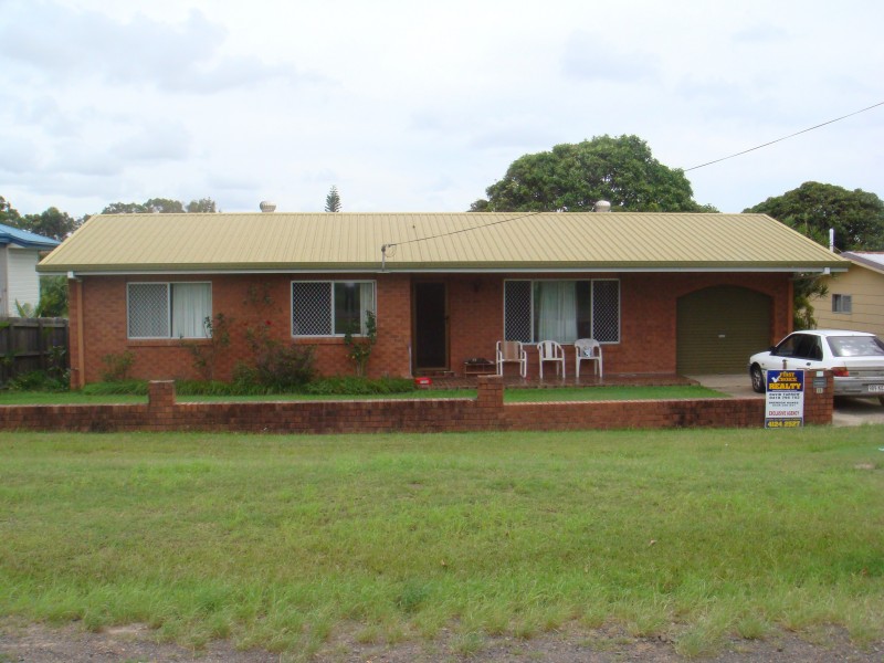 11 Honiton, Torquay QLD 4655